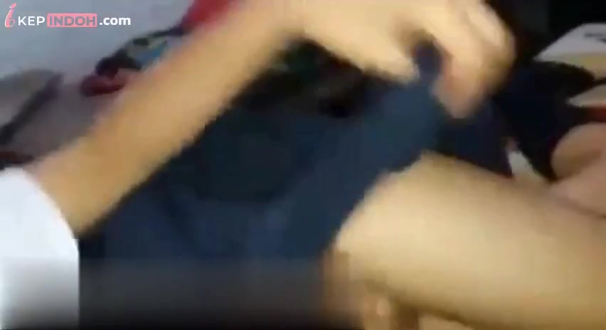 Pelajar Smp Belajar Kelompok Di Ruang Tamu