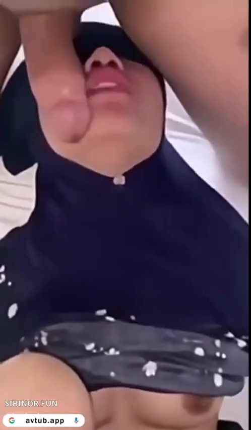 Jilbab Threesome Mendesah Keras di Masukin Anu