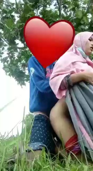 jilbab dientot endingnya kesakitan dilempar - Copy (2)-merged-1683641144834 - DoodStream