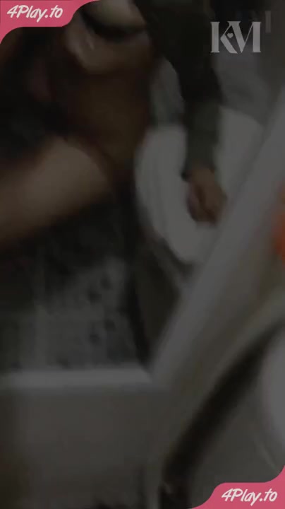 Kelas Malam Ngentot di Kamar Mandi