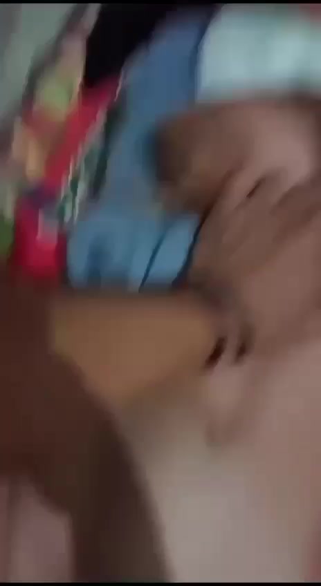 B0ci1 tobrut mau nangis di paksa kakaknya