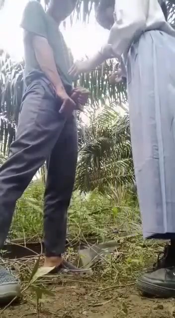 SMA bolos sekolah ngewe di hutan