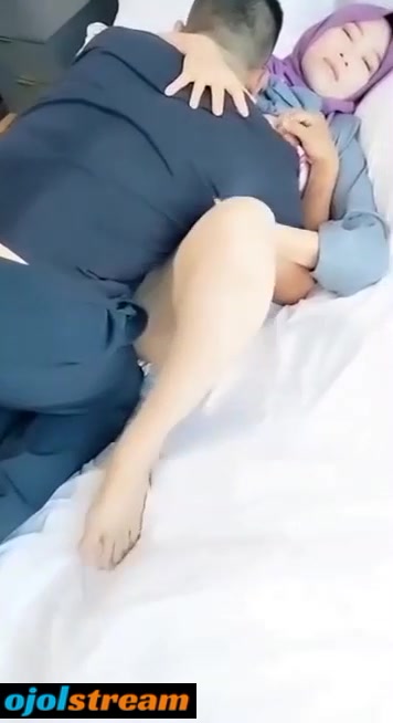 Bu Hajjah Muda Suka Main3Som3