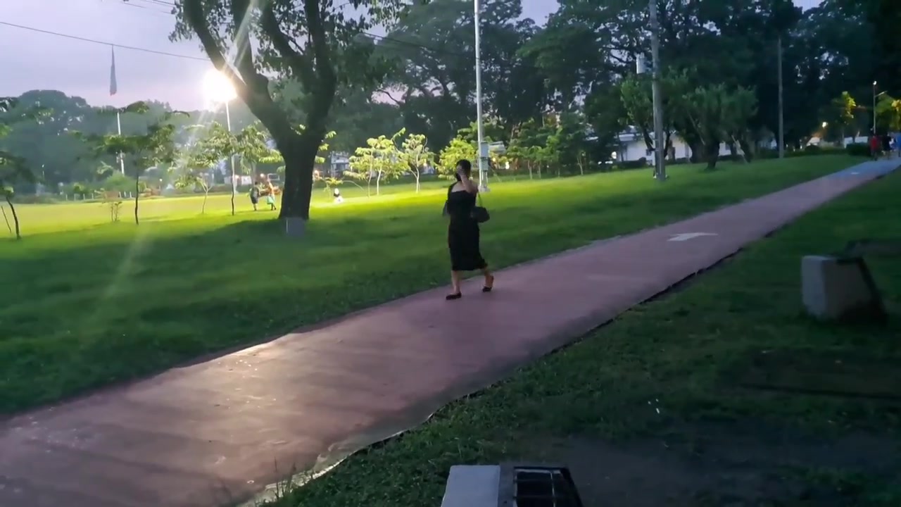 Bungkus cewe random ditaman